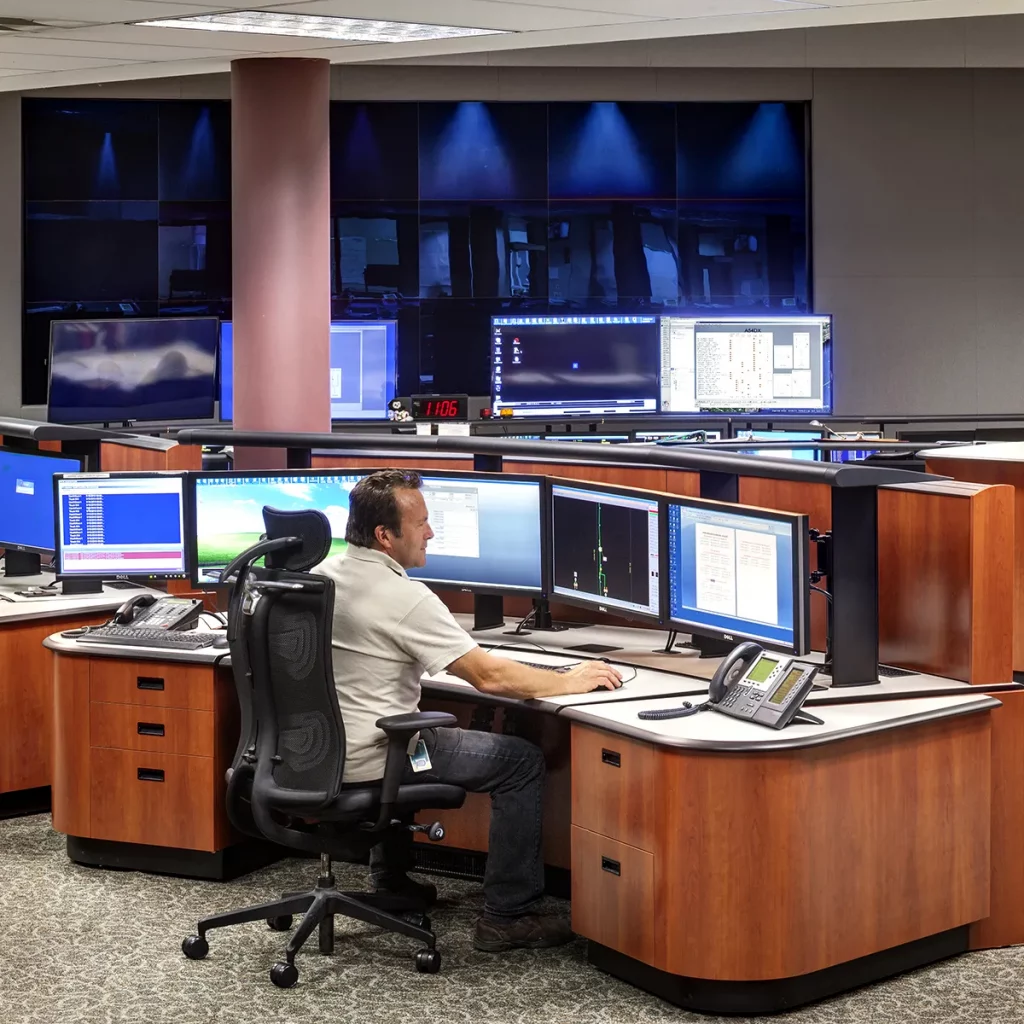 11643 Toronto Hydro Chair |